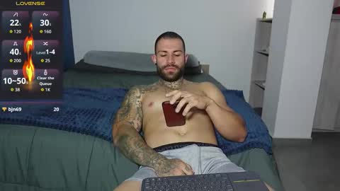 kite__ online show from 10/21/25, 08:42