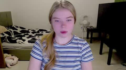 Jennyblonde and Emmabrunette online show from 12/01/24, 04:29