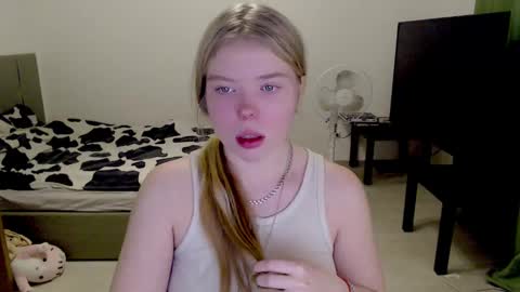 Jennyblonde and Emmabrunette online show from 12/08/24, 03:02