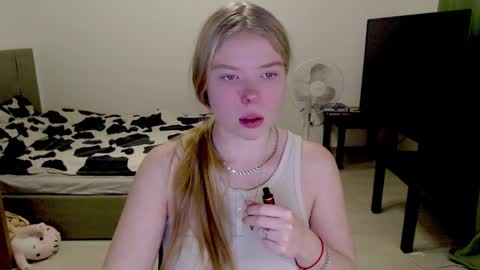 Jennyblonde and Emmabrunette online show from 12/08/24, 06:06
