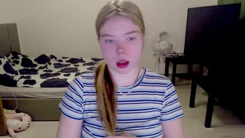 Jennyblonde and Emmabrunette online show from 12/14/24, 04:23