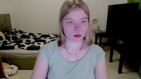 Jennyblonde and Emmabrunette online show from 12/16/24, 07:26