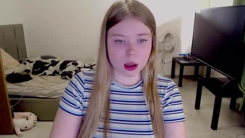 Jennyblonde and Emmabrunette online show from 10/13/25, 01:55