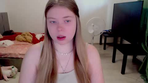 Jennyblonde and Emmabrunette online show from 02/02/26, 12:26