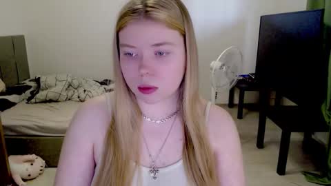 Jennyblonde and Emmabrunette online show from 03/02/26, 12:23