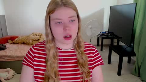 Jennyblonde and Emmabrunette online show from 05/10/26, 10:20