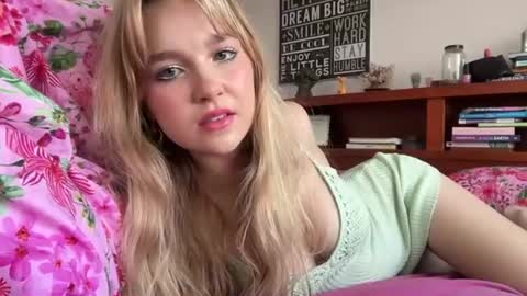 kittengirlxo online show from 02/09/25, 01:55