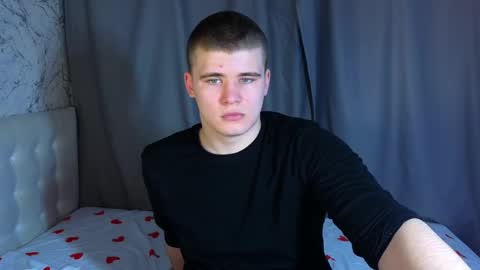 Snapshot of kittenmur chatting on 12/20/24, 07:55 Vlad online show from 12/20/24, 07:55