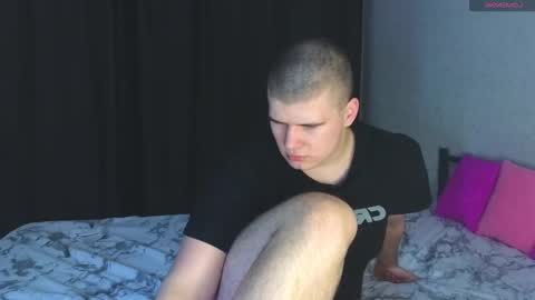 Snapshot of kittenmur chatting on 02/19/25, 01:50 Vlad online show from 02/19/25, 01:50