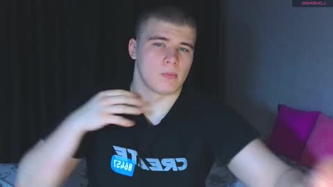 Snapshot of kittenmur chatting on 02/20/25, 12:04 Vlad online show from 02/20/25, 12:04