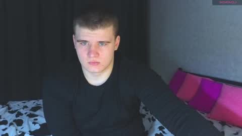 Snapshot of kittenmur chatting on 02/28/25, 06:09 Vlad online show from 02/28/25, 06:09