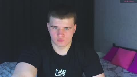 Snapshot of kittenmur chatting on 03/08/25, 03:35 Vlad online show from 03/08/25, 03:35