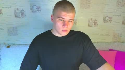 Snapshot of kittenmur chatting on 09/18/25, 09:39 Vlad online show from 09/18/25, 09:39