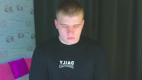 Snapshot of kittenmur chatting on 09/24/25, 06:55 Vlad online show from 09/24/25, 06:55