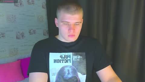 Snapshot of kittenmur chatting on 10/15/25, 08:53 Vlad online show from 10/15/25, 08:53