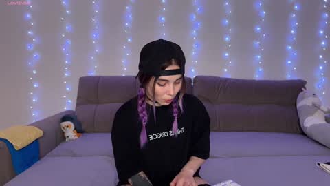 Snapshot of kittie_bear chatting on 01/19/25, 09:34 Veronica online show from 01/19/25, 09:34