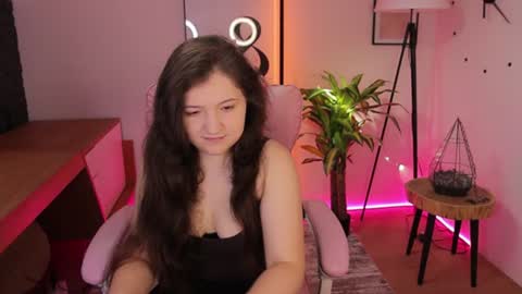 Snapshot of kitty___mia chatting on 07/16/26, 05:57 Kitty Mia online show from 07/16/26, 05:57