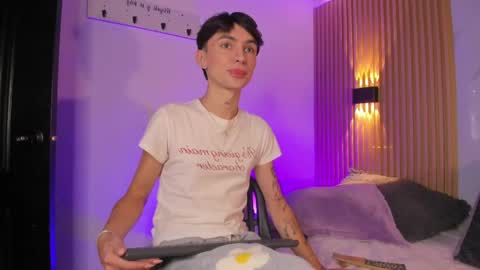 Snapshot of kitty__bunny chatting on 05/28/26, 11:40 kitty__bunny online show from 05/28/26, 11:40