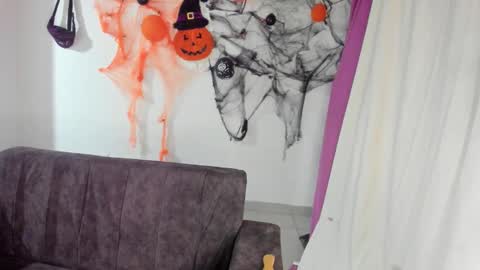 kitty__chs online show from 11/15/25, 11:07