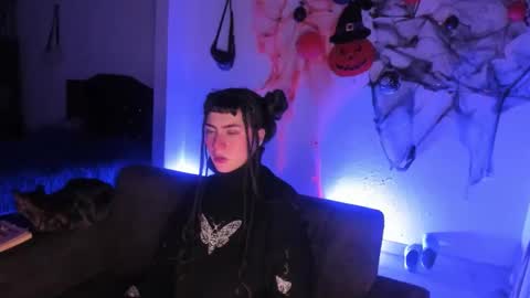 kitty__chs online show from 11/16/25, 11:21