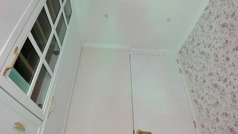 sophie online show from 04/12/26, 04:34