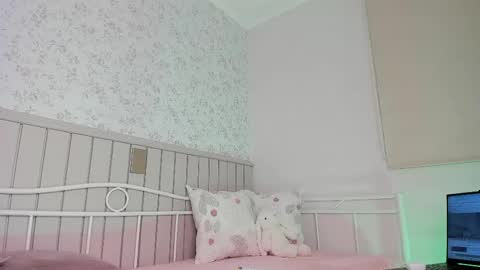 sophie online show from 04/16/26, 09:39