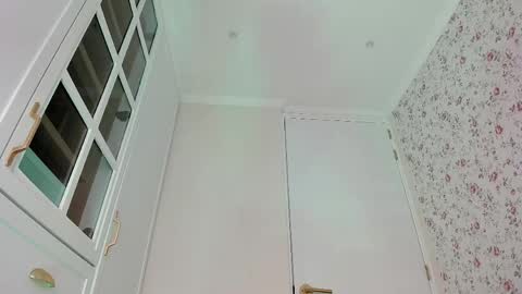 sophie online show from 04/18/26, 06:56