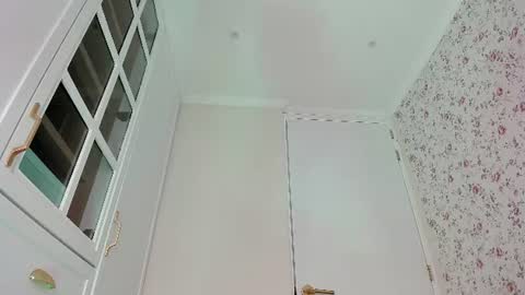 sophie online show from 06/28/26, 04:02