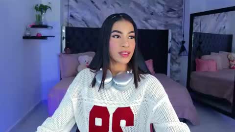 Snapshot of kitty_collins_ chatting on 06/11/26, 11:30 Kitty online show from 06/11/26, 11:30