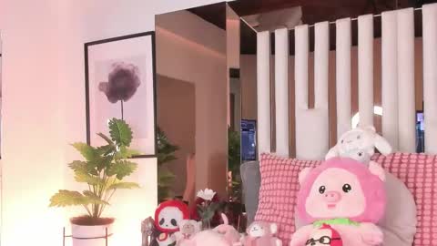 kitty online show from 12/14/25, 09:08