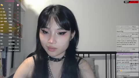 Snapshot of kitty_krush chatting on 10/05/25, 02:43 Kitty online show from 10/05/25, 02:43