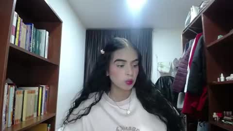 Snapshot of kitty_naugthy__ chatting on 07/14/26, 04:06 kitty_naugthy__ online show from 07/14/26, 04:06