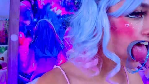 Nicol Gomez online show from 12/15/25, 09:52