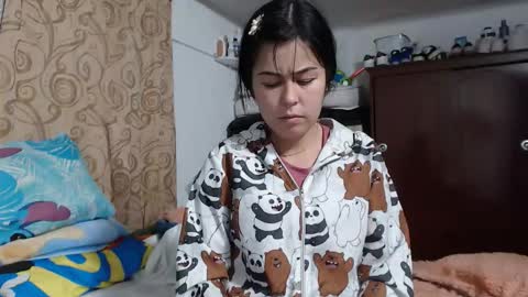 Snapshot of kitty_small69 chatting on 05/18/26, 04:07 kitty_small69 online show from 05/18/26, 04:07
