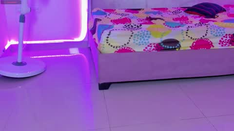 kitty_violet11 online show from 02/17/26, 06:36