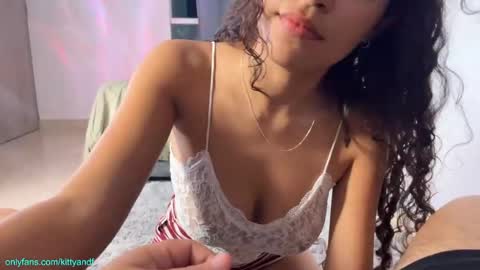 Kitty black hair 19 years Isa red hair18 years John 21 years online show from 02/14/25, 03:22