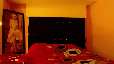 paola online show from 11/23/25, 01:55