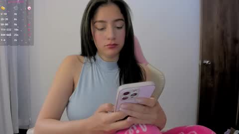 Snapshot of kittyfeet2 chatting on 03/04/26, 05:30 kitty online show from 03/04/26, 05:30