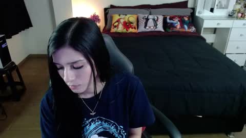 Snapshot of kittykat18x chatting on 05/21/26, 01:45 Isabel online show from 05/21/26, 01:45