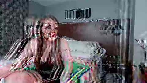 Snapshot of kittykat_1999 chatting on 01/15/25, 03:54 kittykat 1999 online show from 01/15/25, 03:54