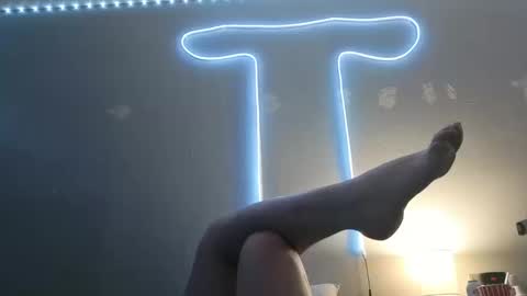 Snapshot of kittykat_1999 chatting on 10/13/25, 11:10 kittykat 1999 online show from 10/13/25, 11:10