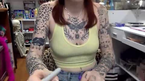 kittykatcoco online show from 10/24/25, 08:49