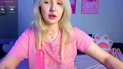 Snapshot of kittykendall chatting on 06/26/26, 06:45 kittykendall online show from 06/26/26, 06:45