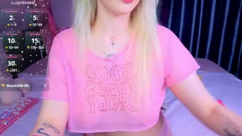 Snapshot of kittykendall chatting on 07/17/26, 06:35 kittykendall online show from 07/17/26, 06:35