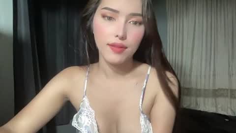 Snapshot of kittylickerfucker69 chatting on 06/29/26, 05:03 Grace online show from 06/29/26, 05:03