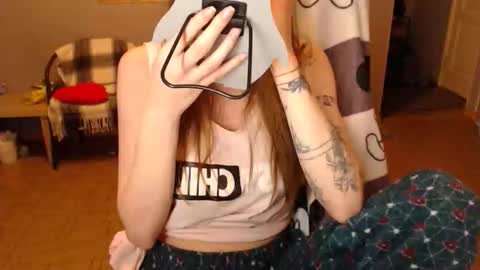 KittyloveMoon online show from 04/15/26, 08:42