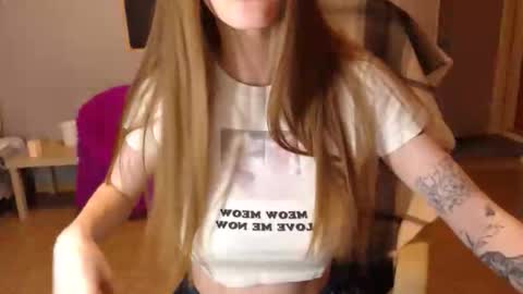 KittyloveMoon online show from 05/20/26, 03:51