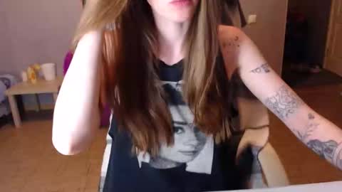 KittyloveMoon online show from 05/27/26, 07:22