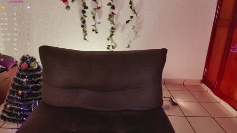 L          FOLLOW ME ON IG kittylu    online show from 12/23/24, 03:29