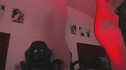 Snapshot of kittystar18 chatting on 05/21/26, 06:48 kitty online show from 05/21/26, 06:48